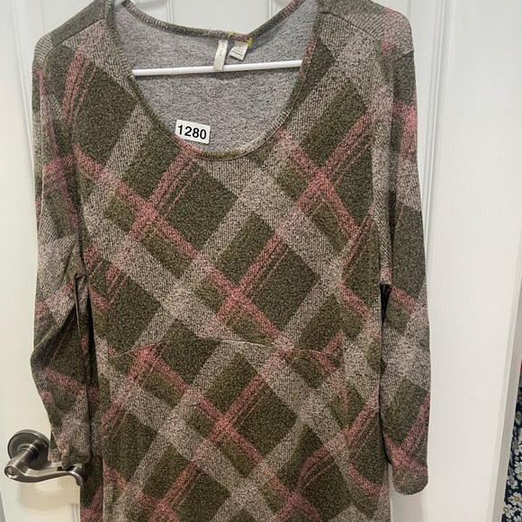 est 1946 Tops - Pink and Gray 3/4 Sleeve Blouse with Plaid Design